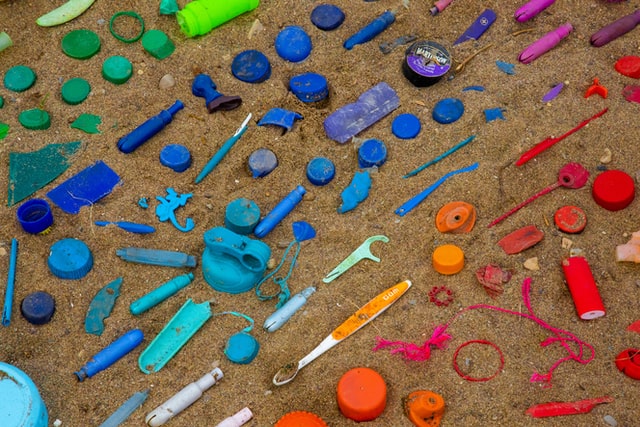 Meere geben Mikroplastik an die Atmosphäre ab