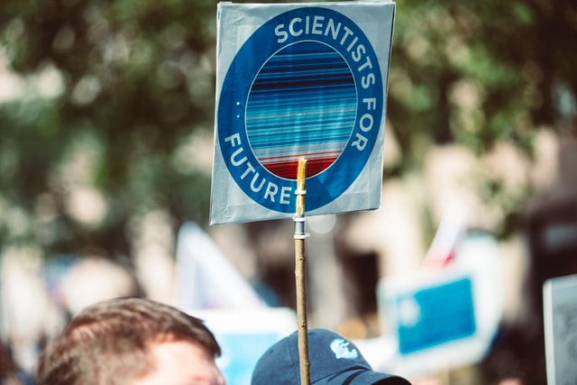 Corona-Proteste: Wissenschaftliche Beiträge zur Pandemie